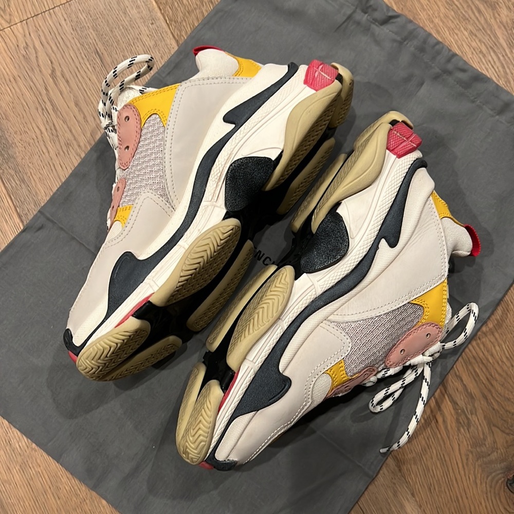 🔹BALENCIAGA TRIPLE S TRAINERS - Picture 5 of 16